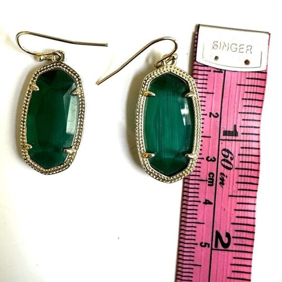 Kendra Scott Dani earrings in gold and emerald cat's eye - Picture 6 of 9